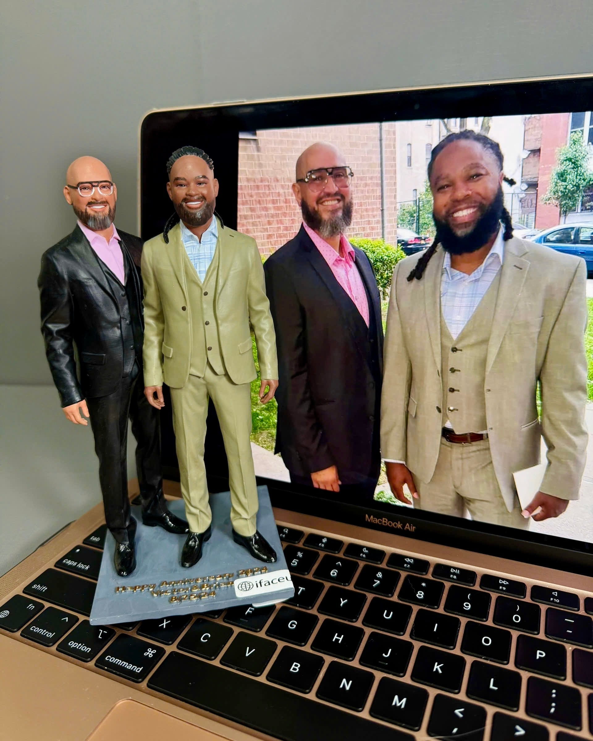 Statue Of Group&Friends