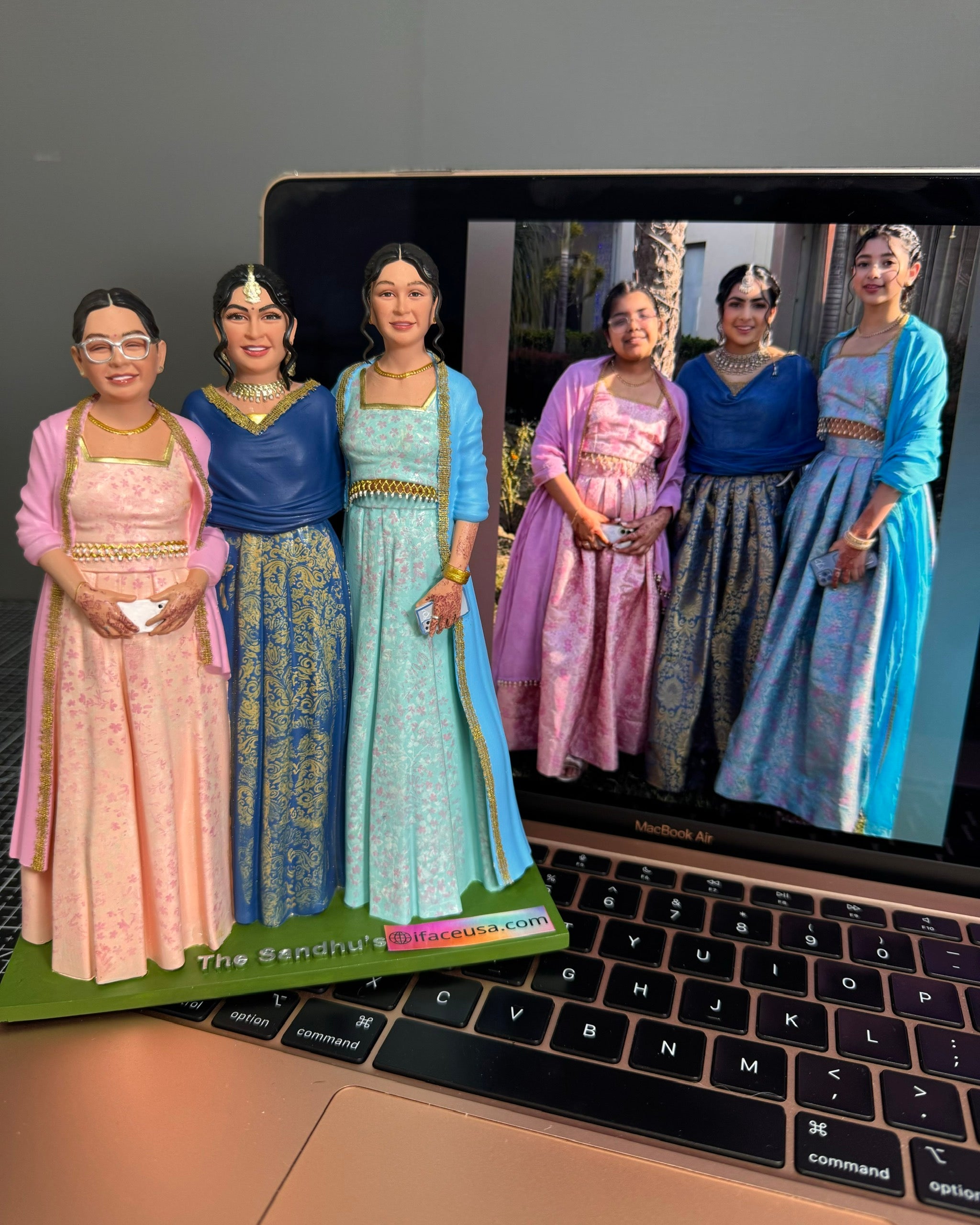 Statue Of Group&Friends