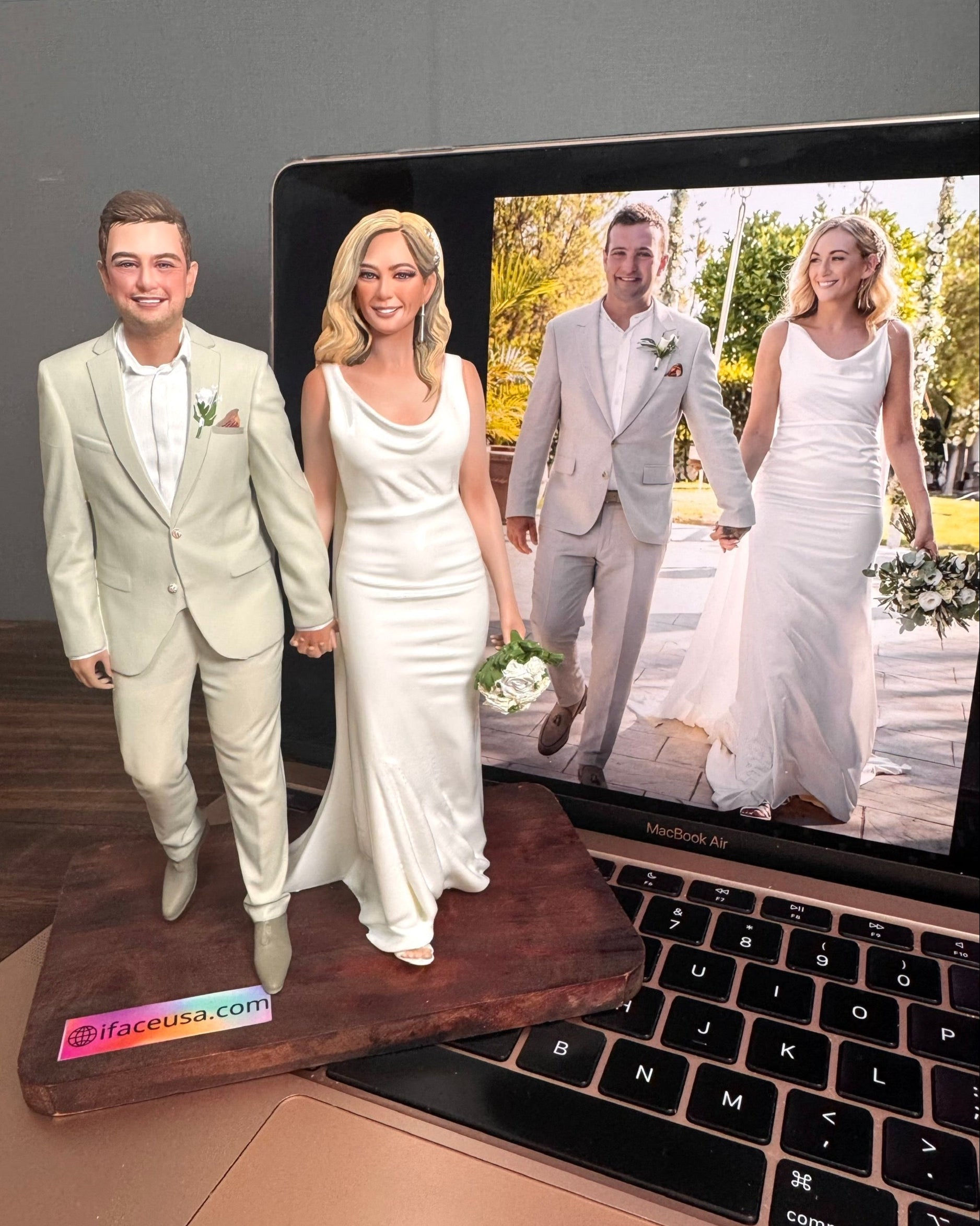 Wedding Statue