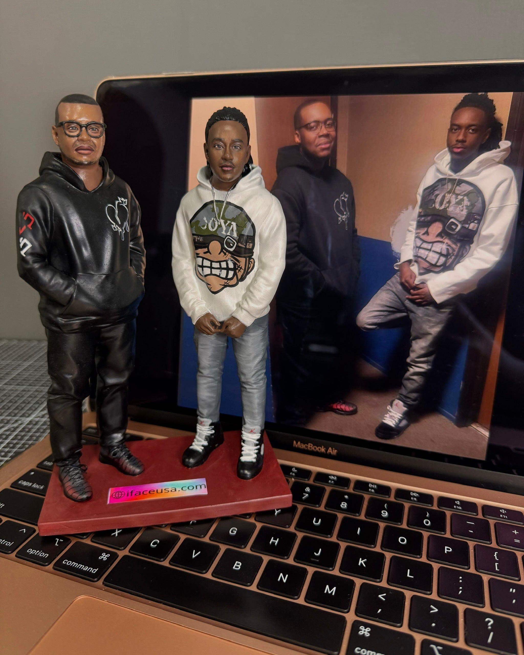 Statue Of Group&Friends