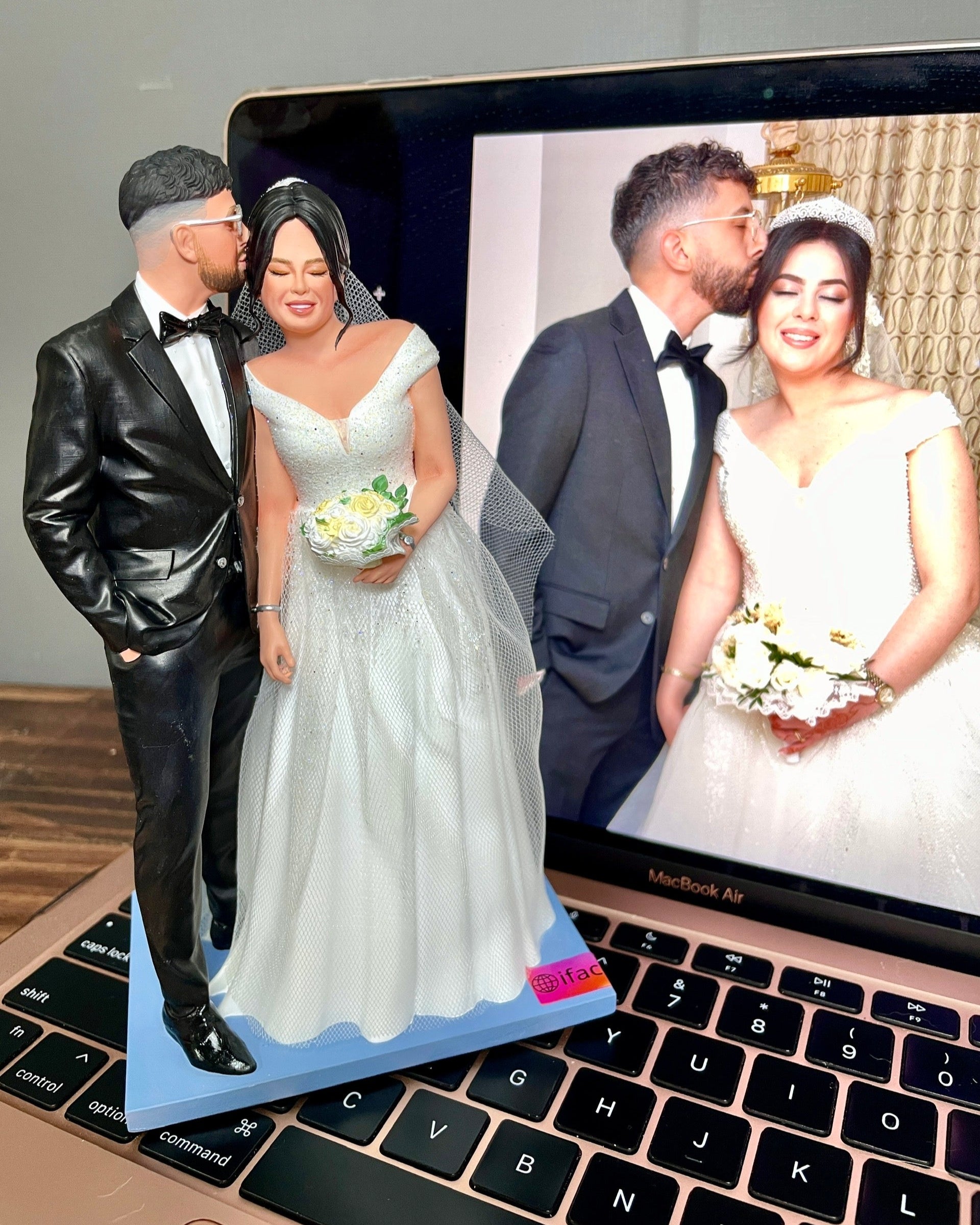 Wedding Statue