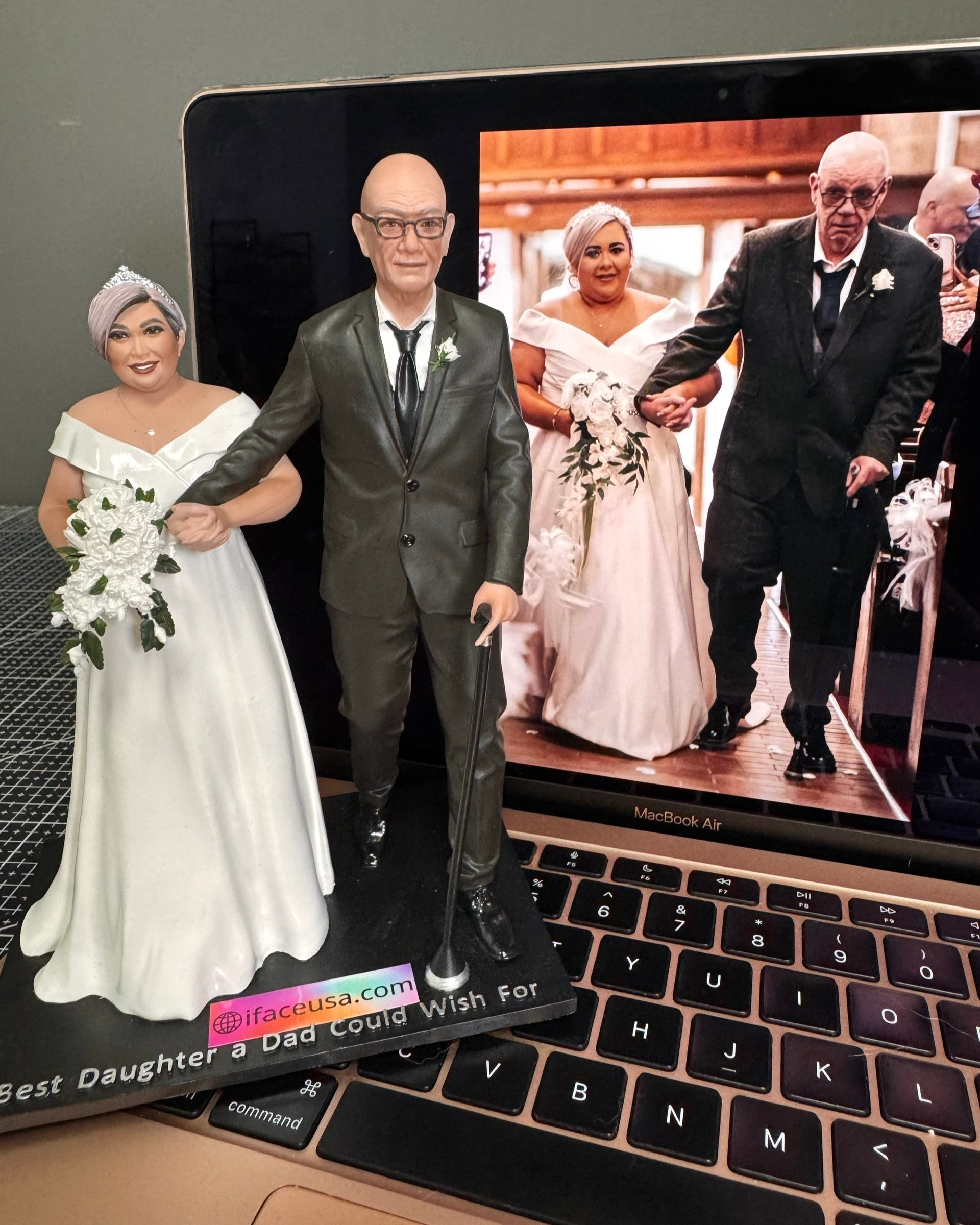 Wedding Statue