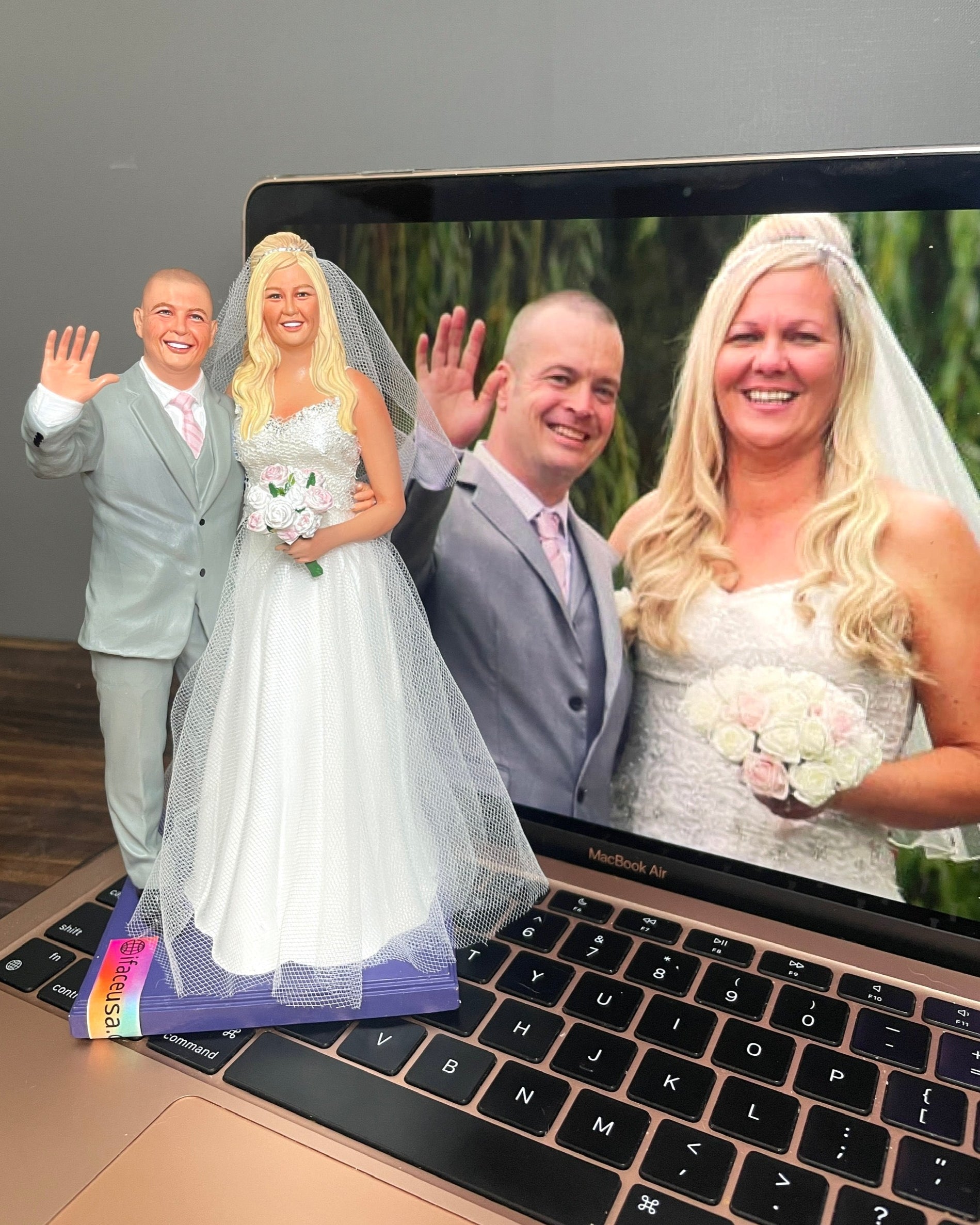 Wedding Statue