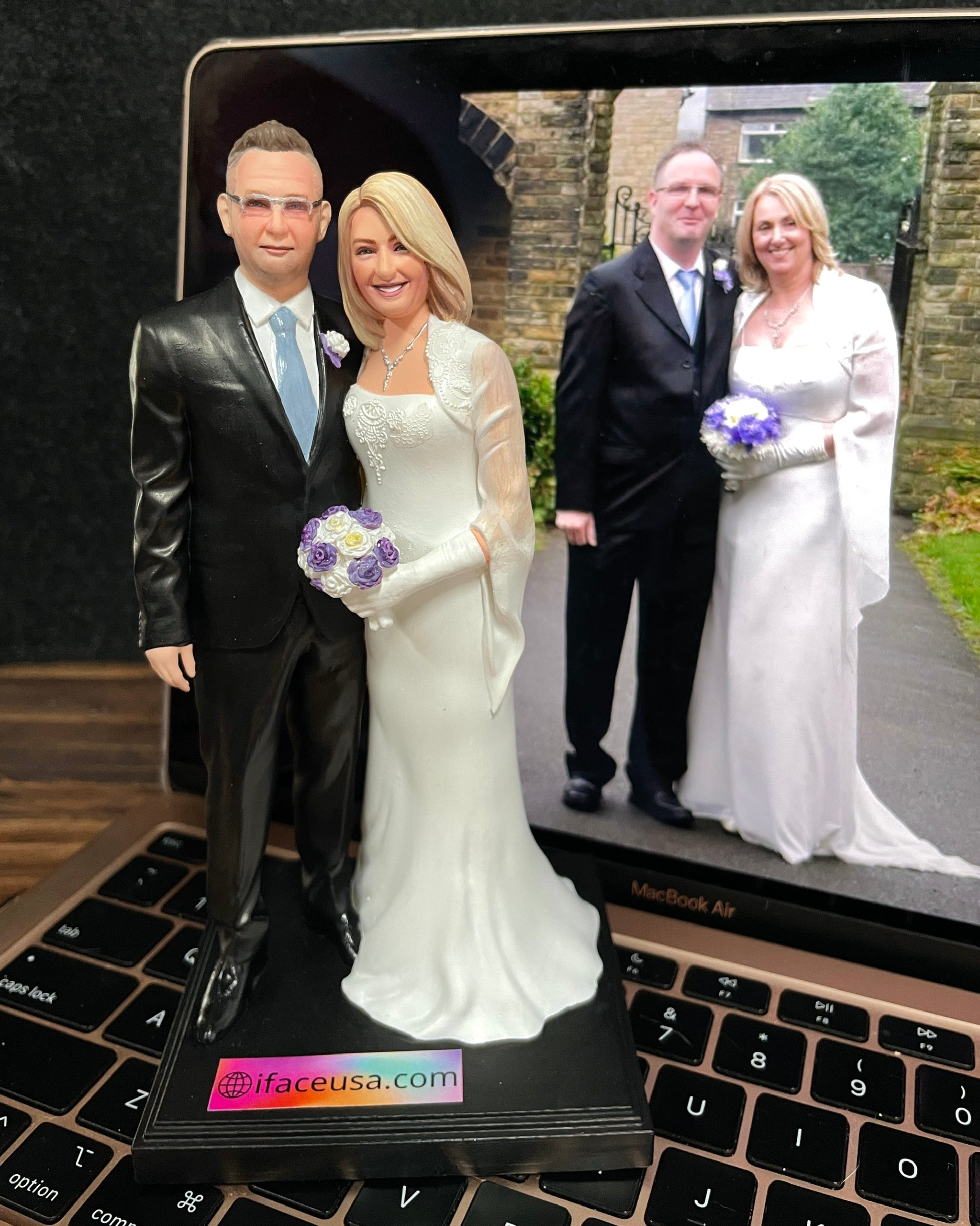 Wedding Statue